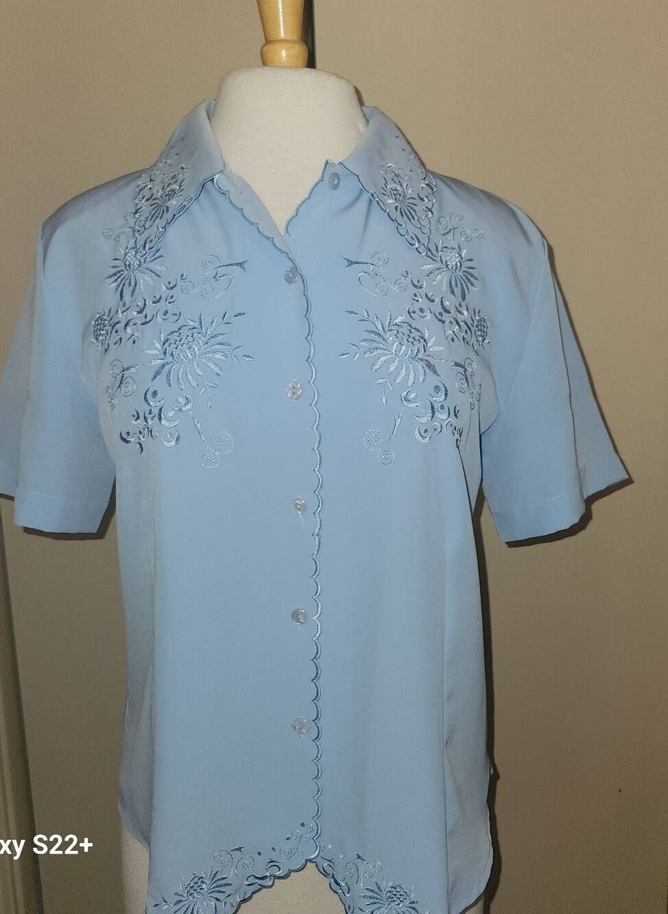 U61 JOANNA blue beautifully embroidered blouse Short-sleeved button up